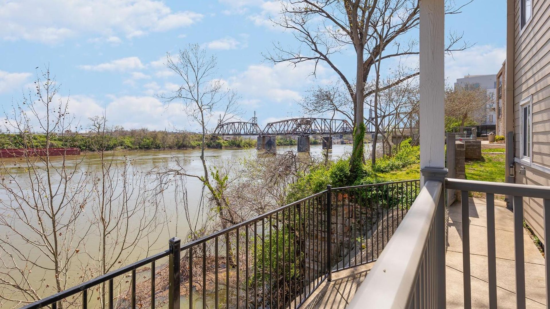 Oasis Walk To Broadway With Pool, Parking, Gym And Patio Apartment *