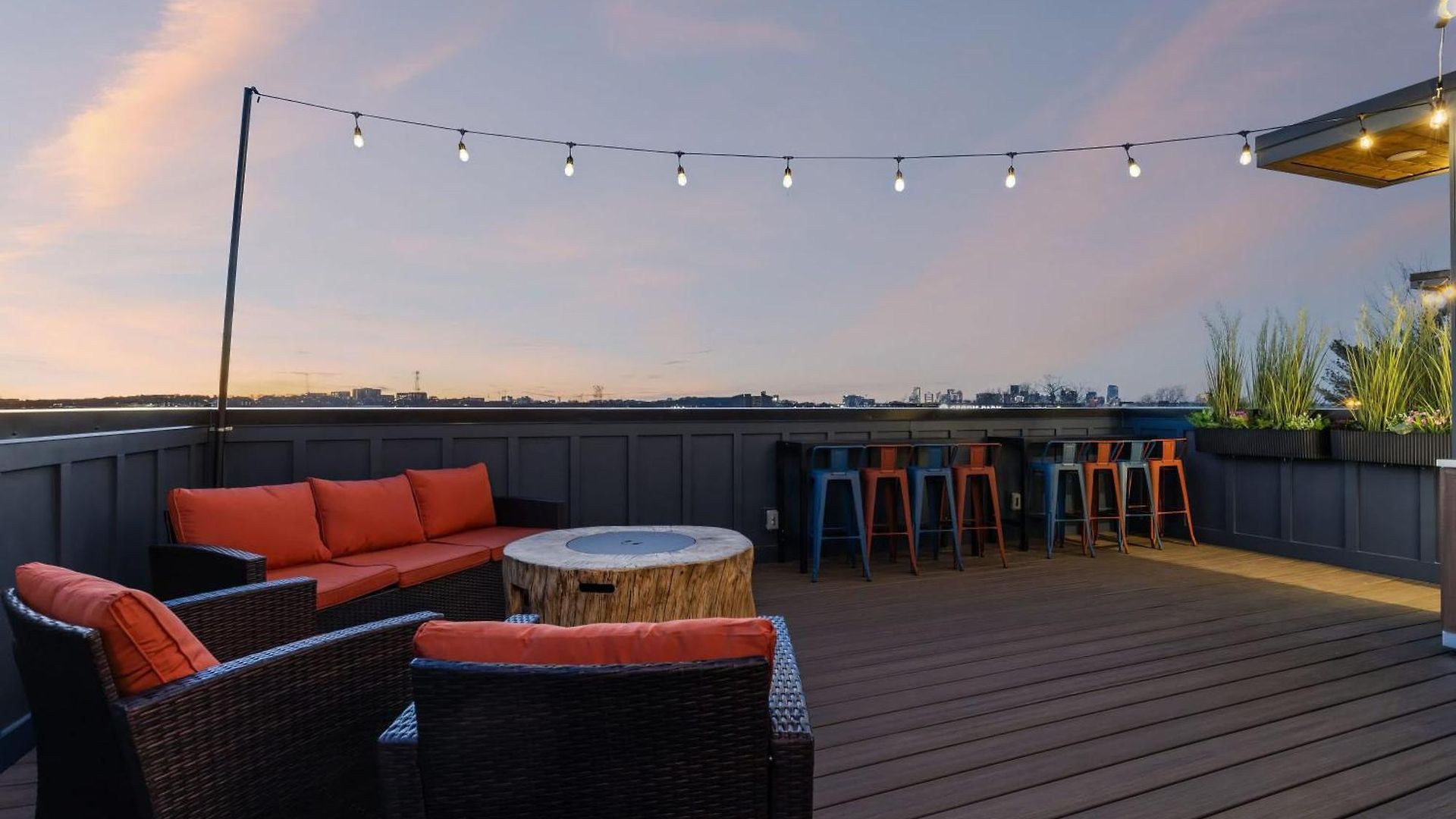 Rooftop Hot Tub Game Barrel Sauna Holiday home *