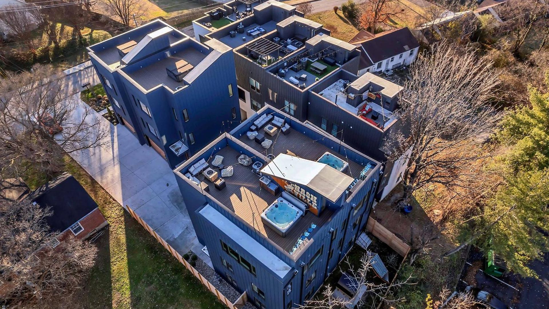 Twin Homes Rooftop Deck Hot Tub Outdoor Kitchen