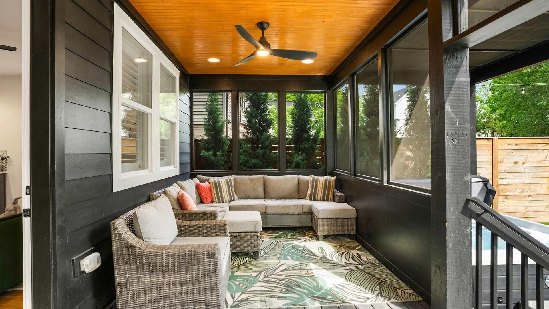 Sophisticated Sanctuary Hot Tub Outdoor Haven * Nashville