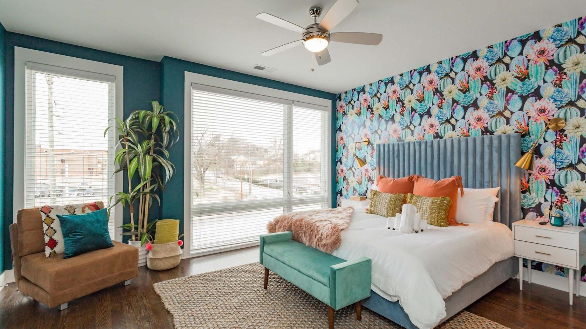 2 Chic Townhomes Near Geodis Sleeps 22 Holiday home *