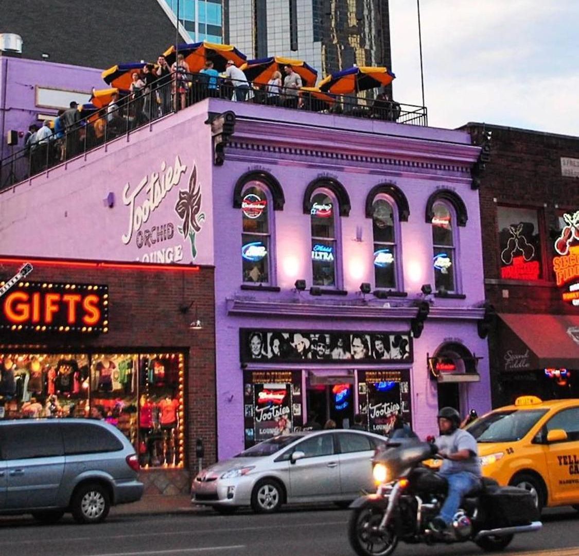 Walk To Broadway From The 12/30 Lounge In Downtown Nashville! Holiday home Nashville