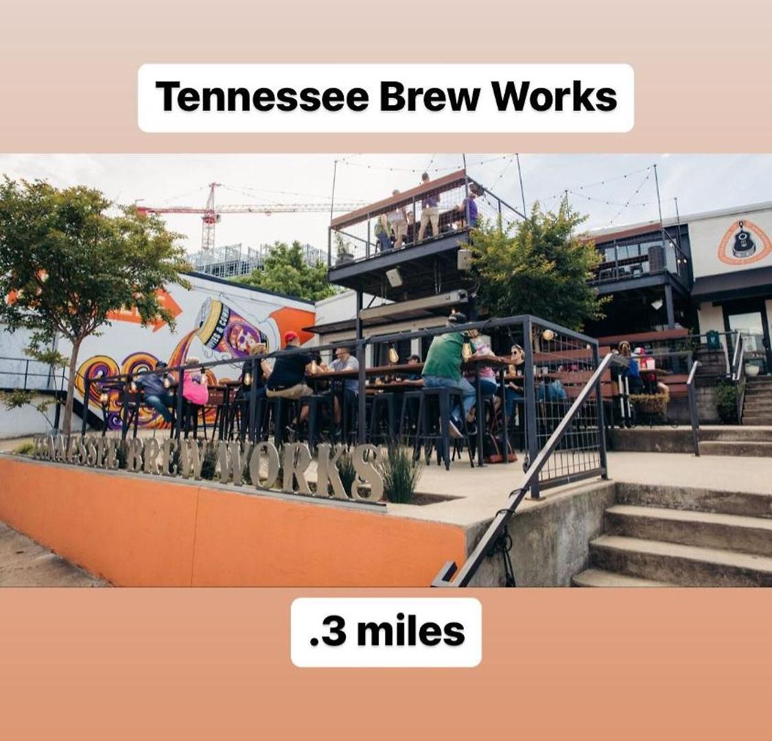 Walk To Broadway From The 12/30 Lounge In Downtown Nashville! * Nashville