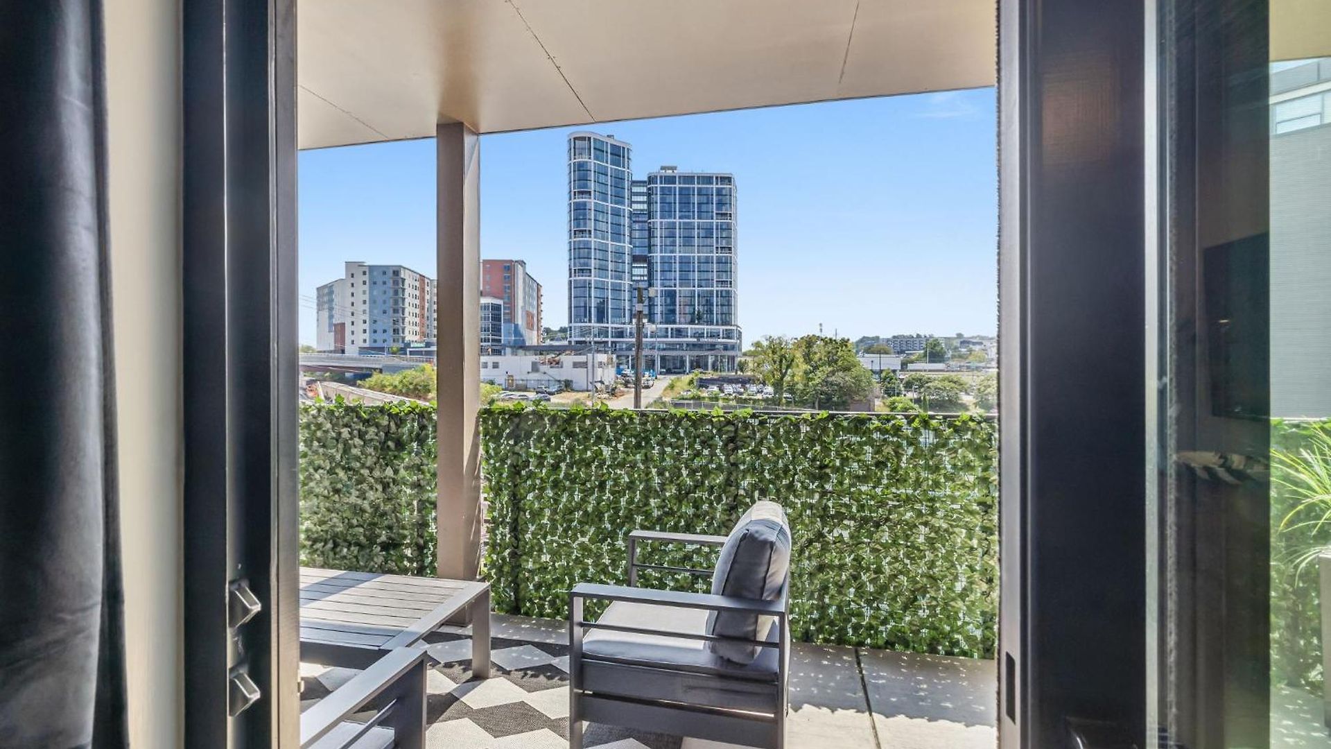 Walk To Broadway From The 12/30 Lounge In Downtown Nashville! Holiday home