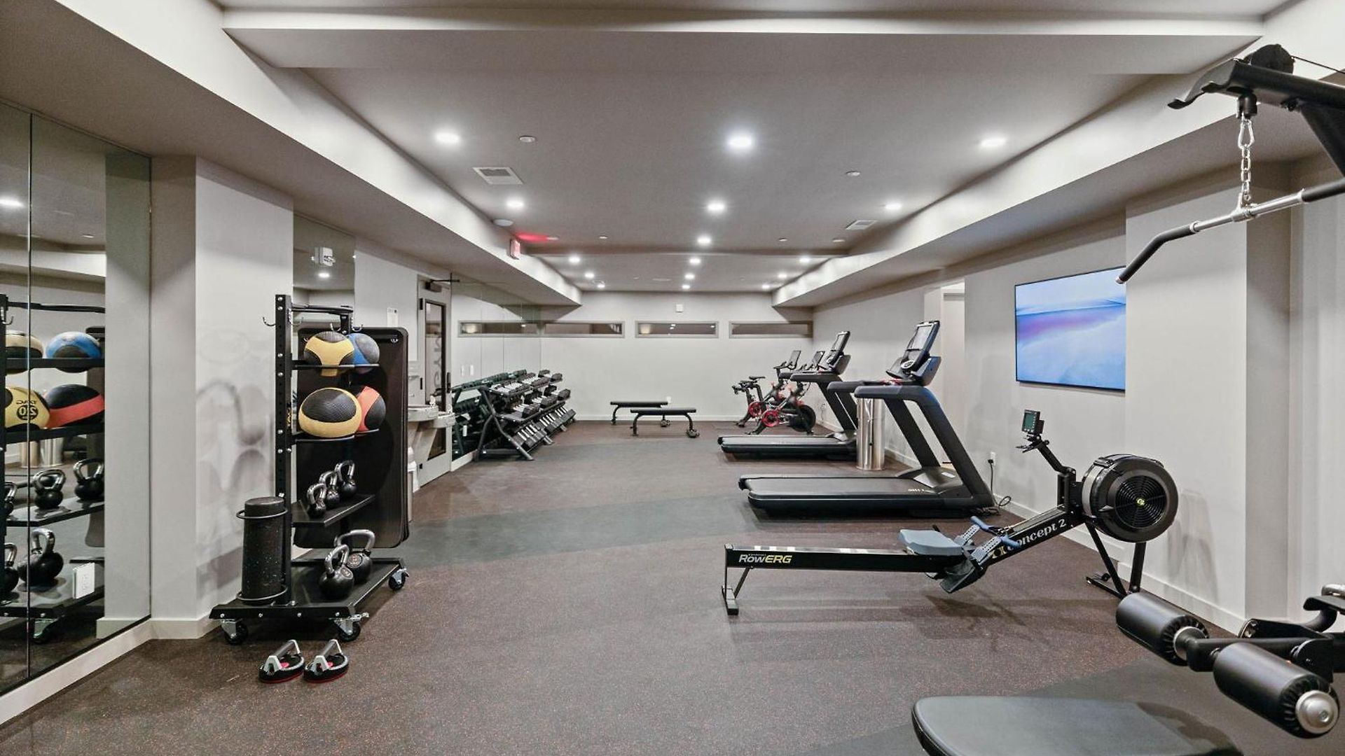 Holiday home Walk To Downtown Nash From The Speakeasy Pool, Gym, Parking And More, Amazing Location Nashville