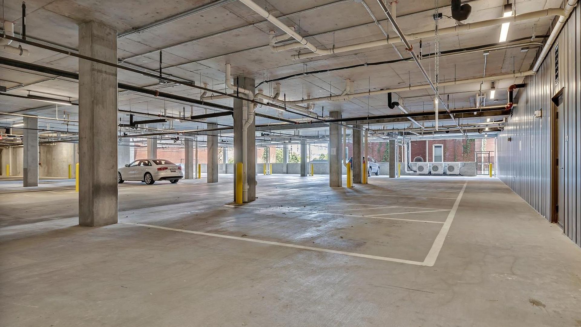 Walk To Downtown Nash From The Speakeasy Pool, Gym, Parking And More, Amazing Location Nashville