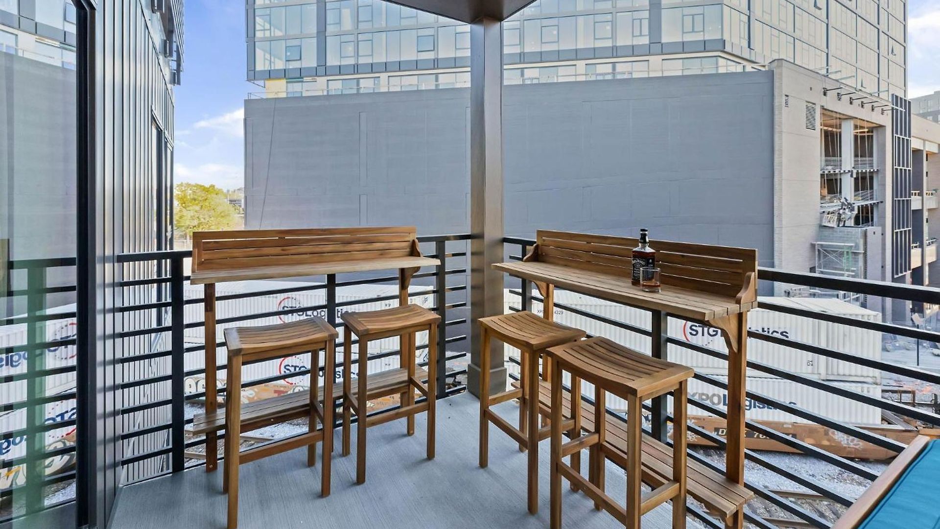 Walk To Downtown Nash From The Speakeasy Pool, Gym, Parking And More, Amazing Location