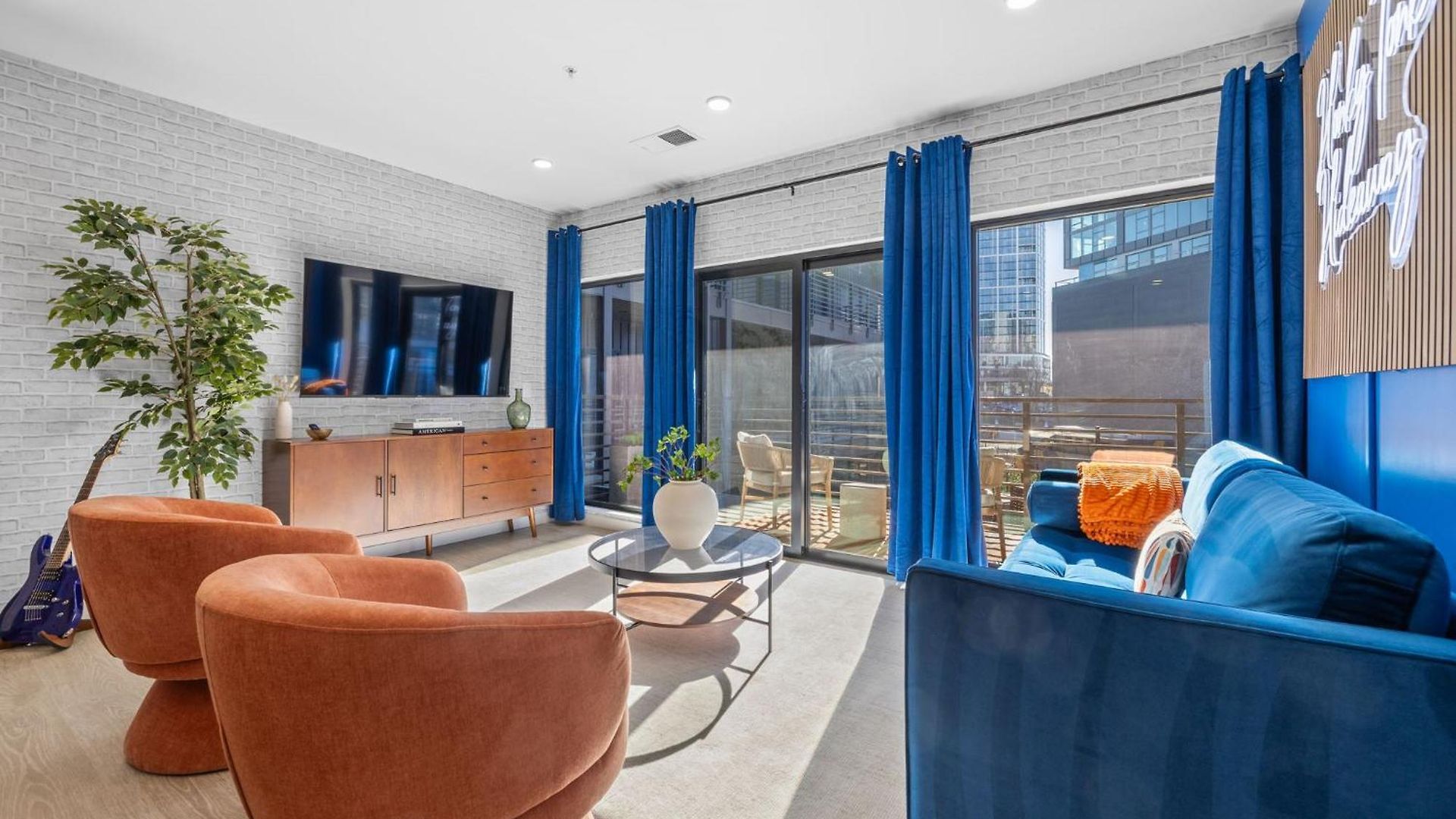 Holiday home Honky Tonk Hideaway Walk To Broadway W Gym, Pool, Parking