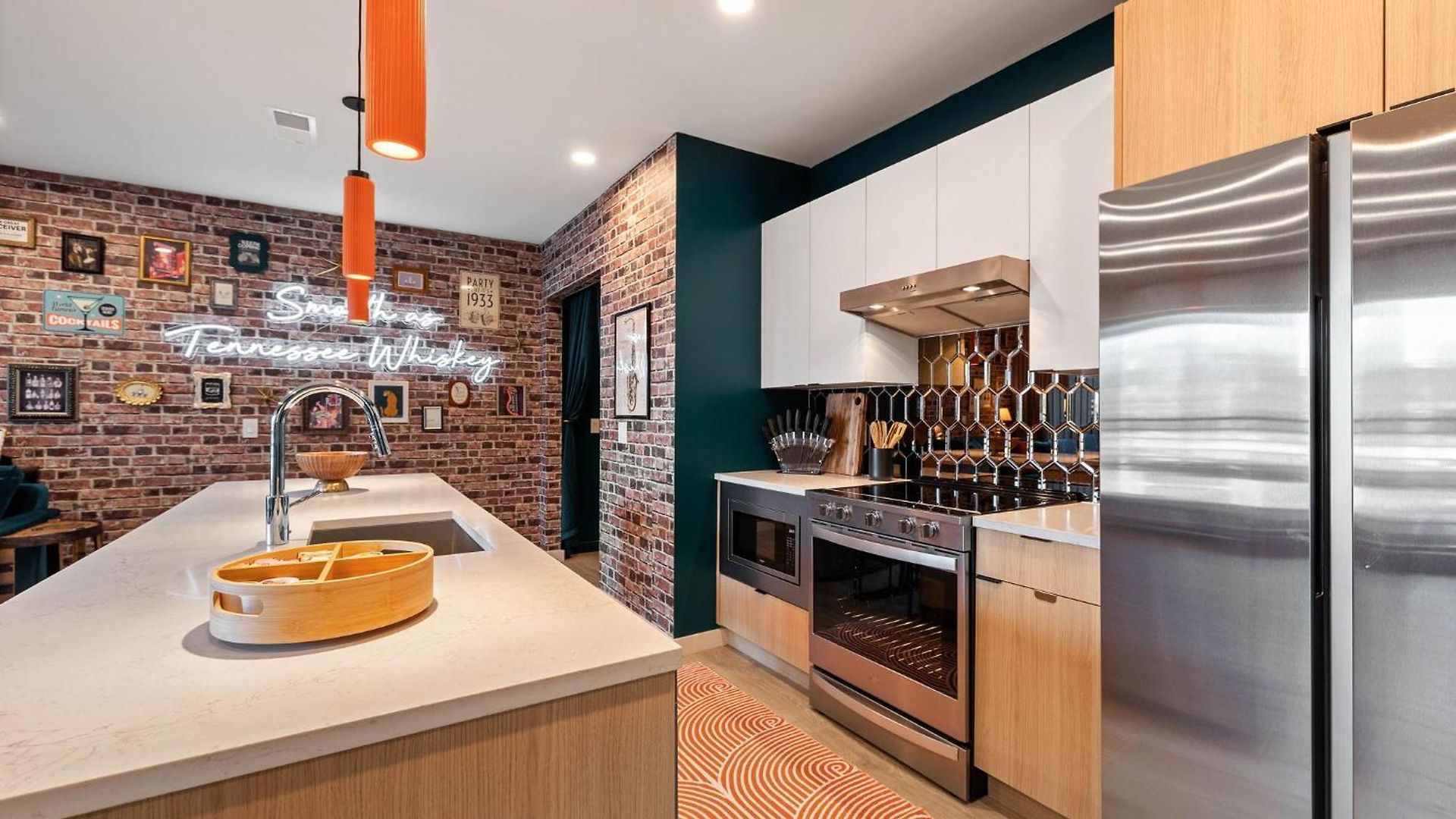 Walk To Downtown Nash From The Speakeasy Pool, Gym, Parking And More, Amazing Location Nashville