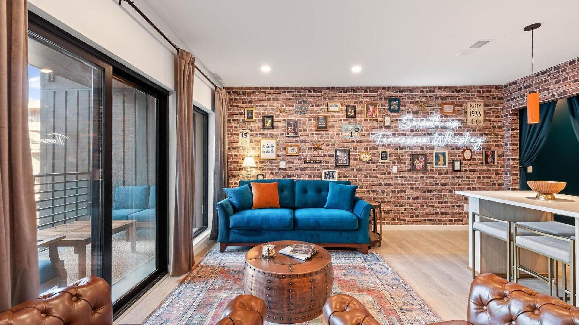 Walk To Downtown Nash From The Speakeasy Pool, Gym, Parking And More, Amazing Location Holiday home
