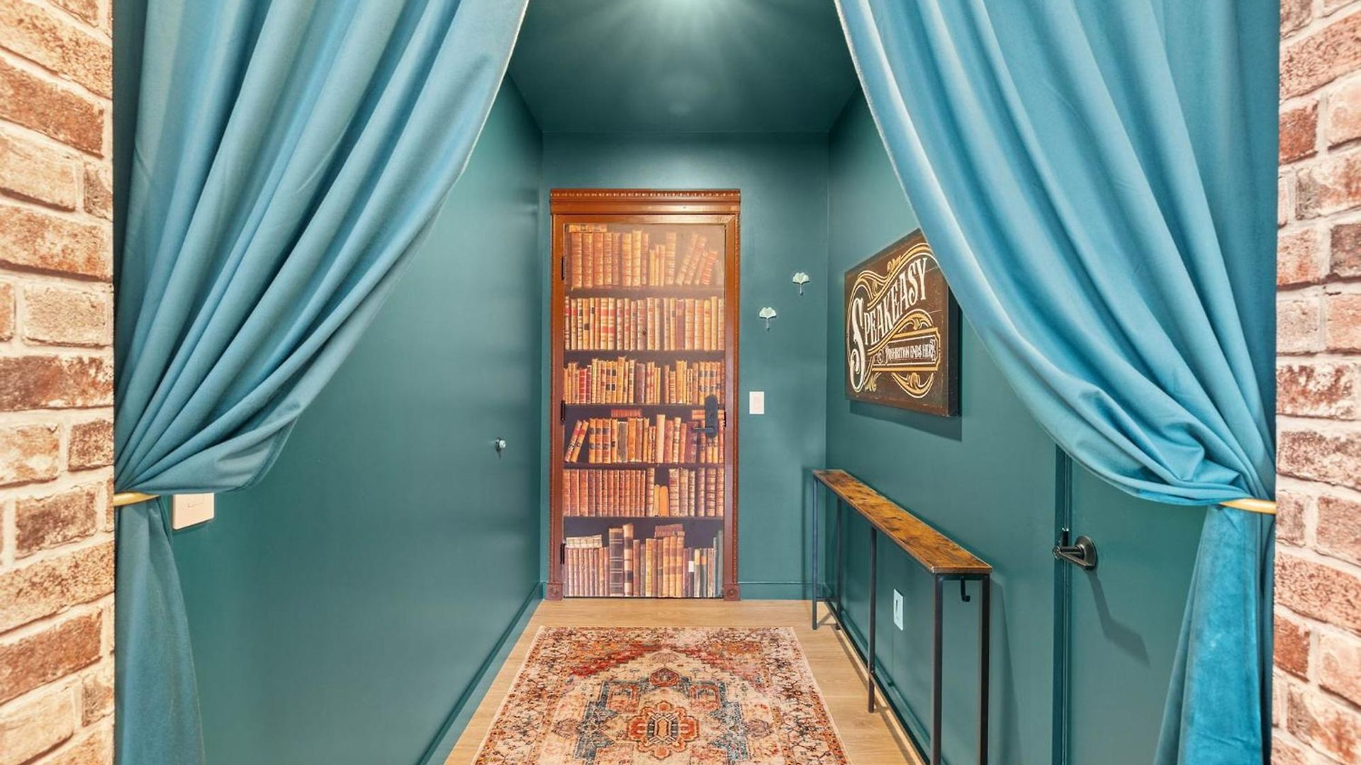 Walk To Downtown Nash From The Speakeasy Pool, Gym, Parking And More, Amazing Location Holiday home *