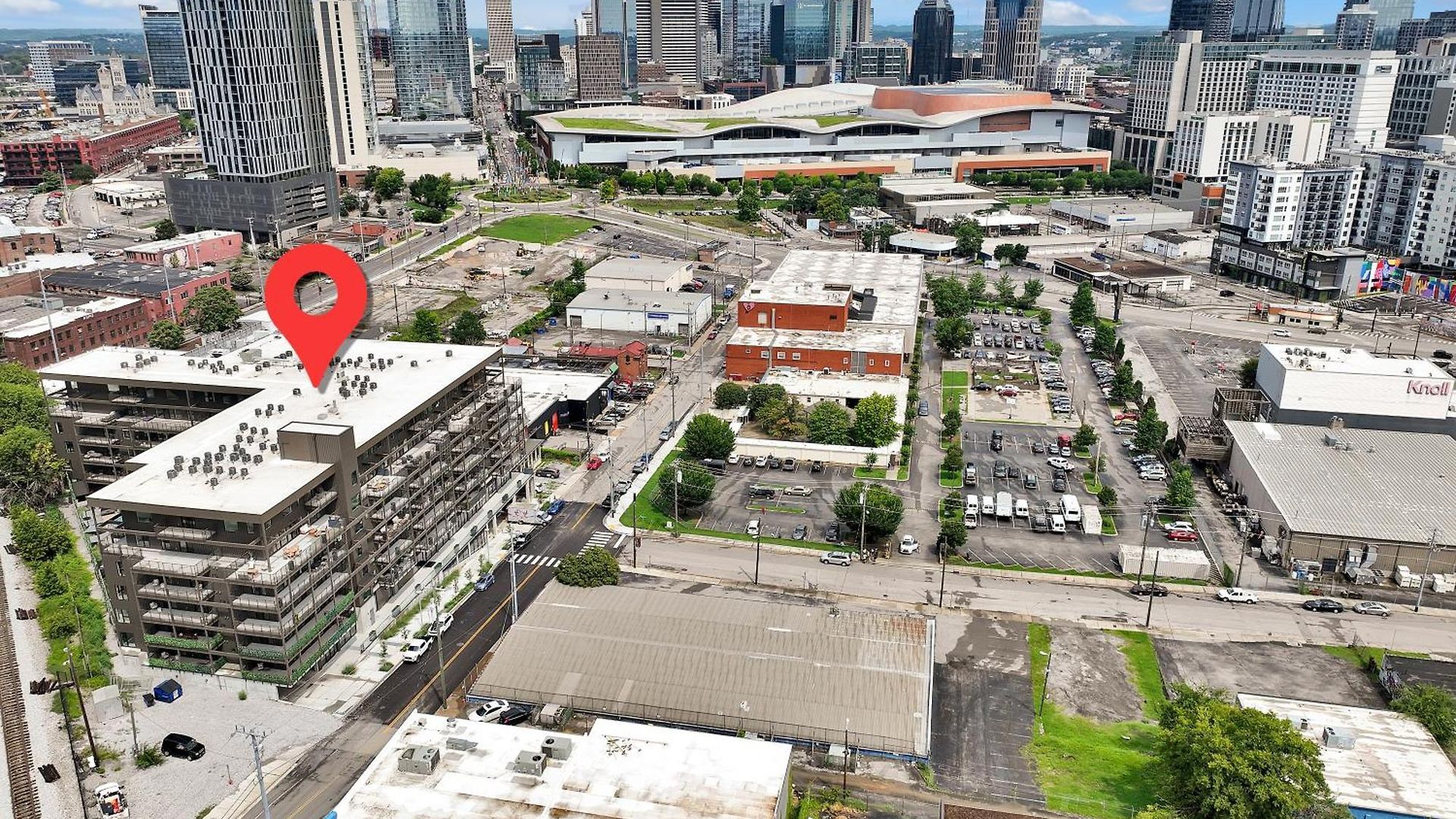 Walk To Downtown Nash From The Speakeasy Pool, Gym, Parking And More, Amazing Location Holiday home *