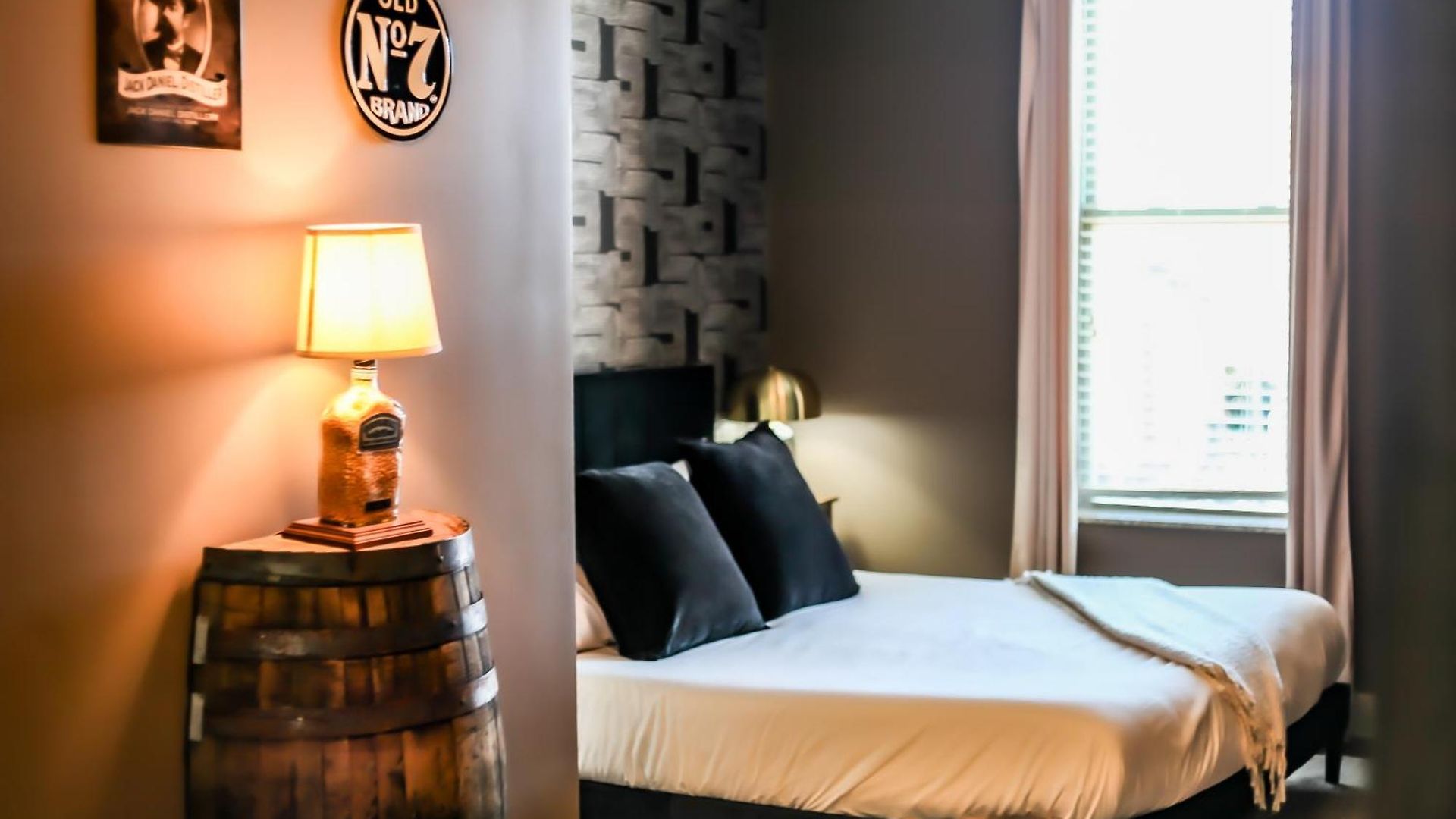The Tennessee Whiskey In West End-vandy- Uber To Broadway Holiday home Nashville