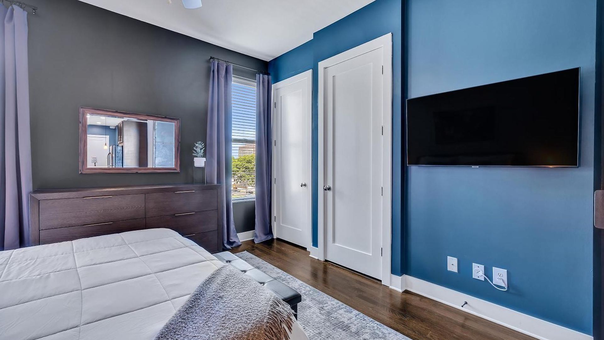 The Barrelhouse Loft In West End Near Vandy And Centennial Holiday home *