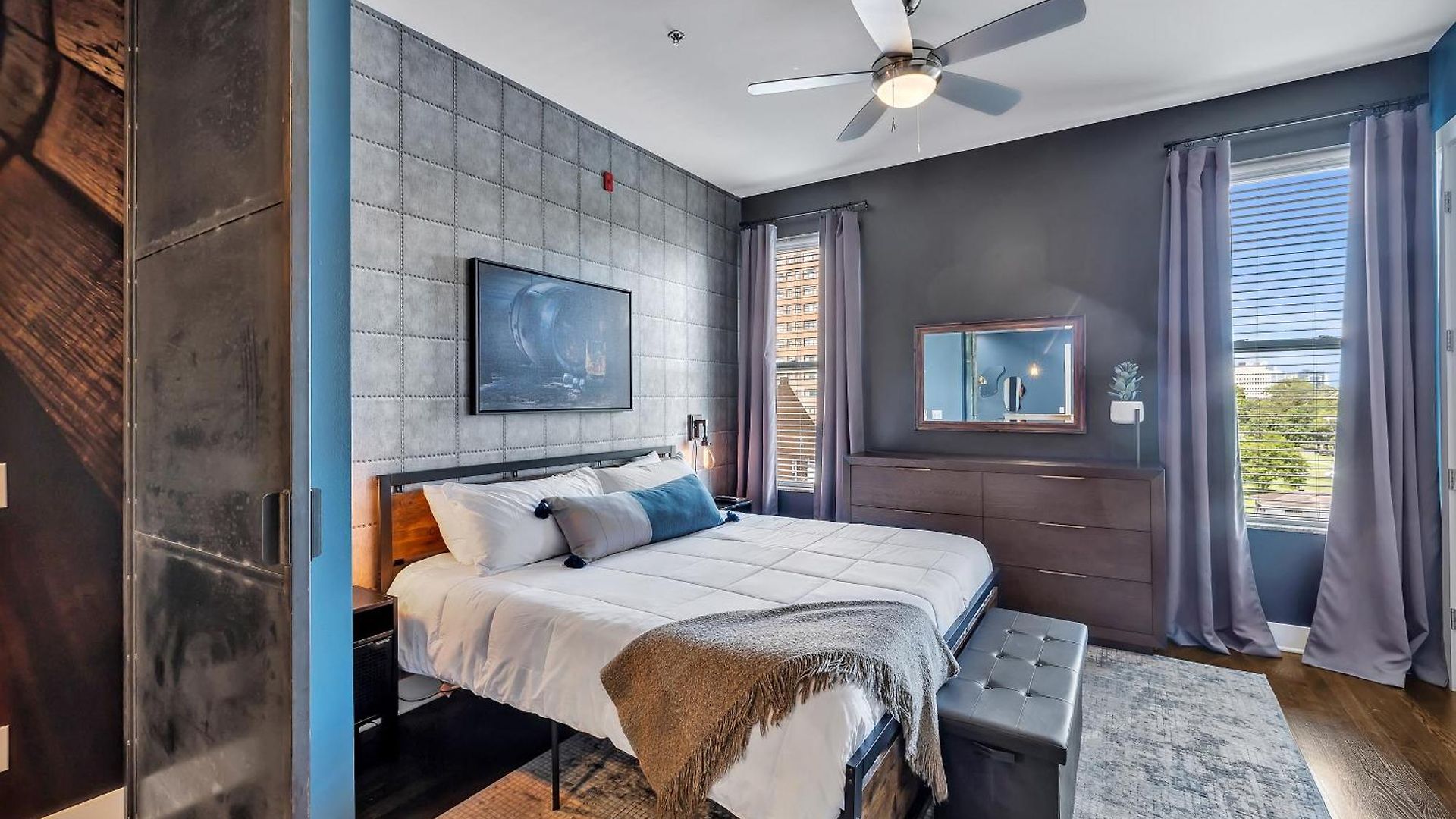 The Barrelhouse Loft In West End Near Vandy And Centennial Holiday home *