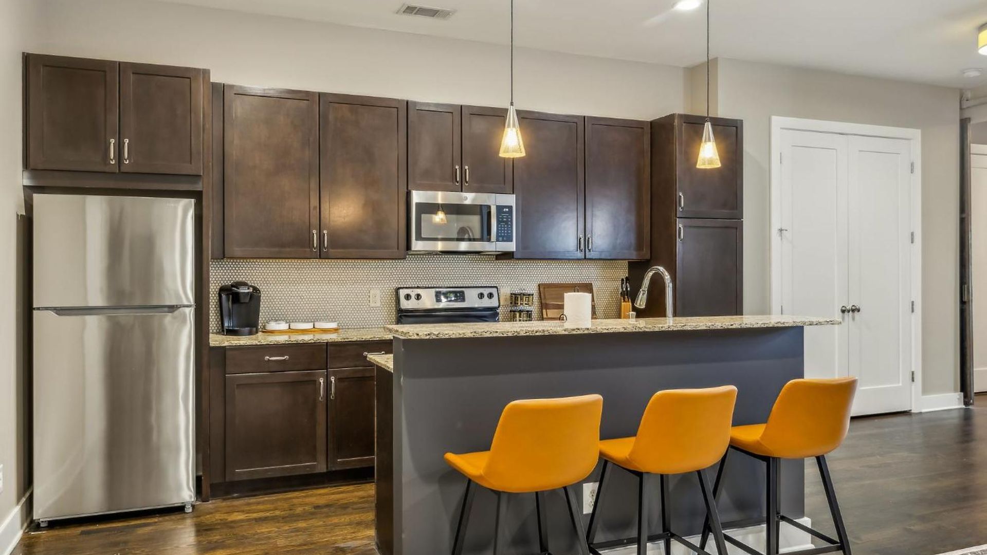 The Tennessee Whiskey In West End-vandy- Uber To Broadway Holiday home *