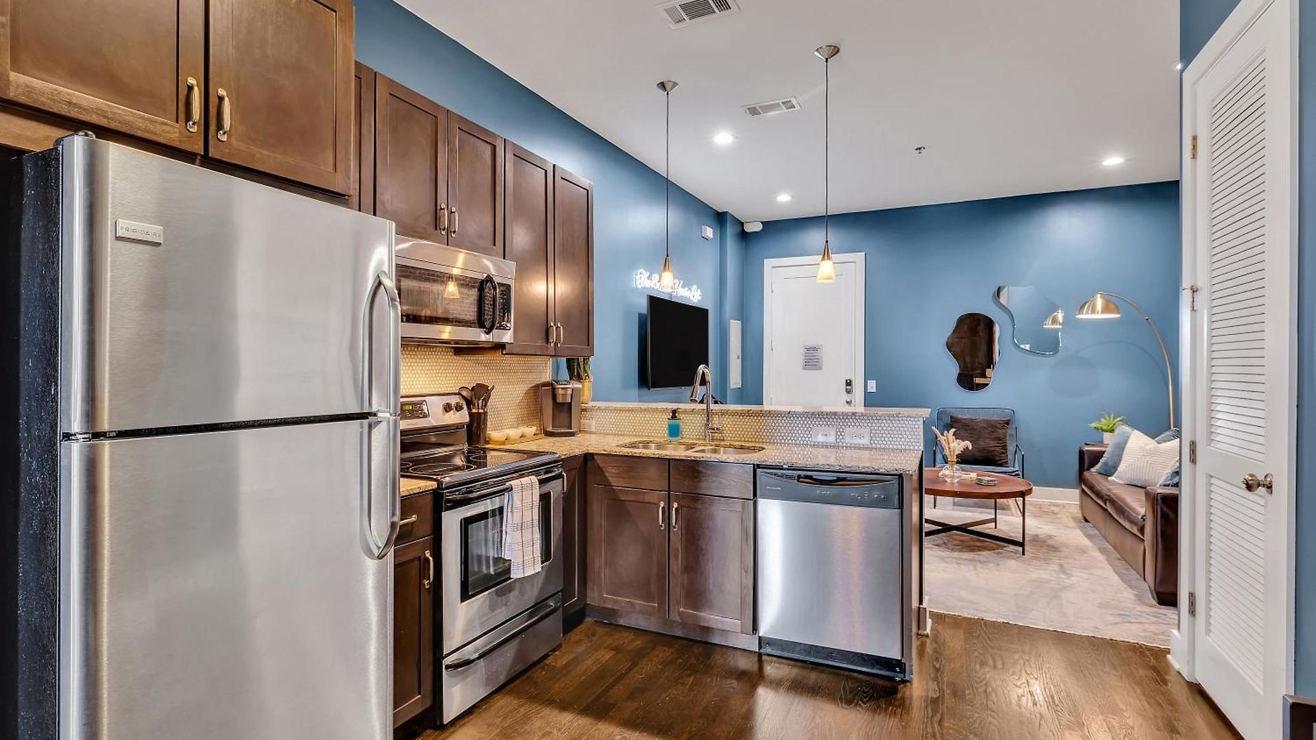 The Barrelhouse Loft In West End Near Vandy And Centennial Holiday home *