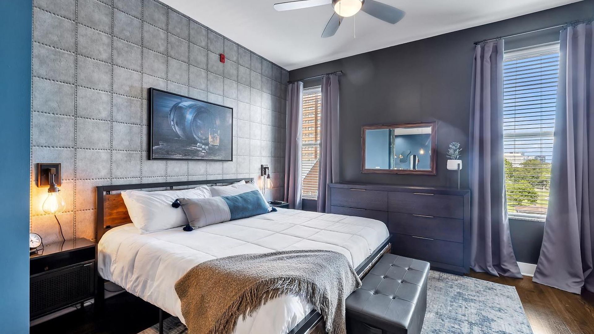 The Barrelhouse Loft In West End Near Vandy And Centennial Holiday home