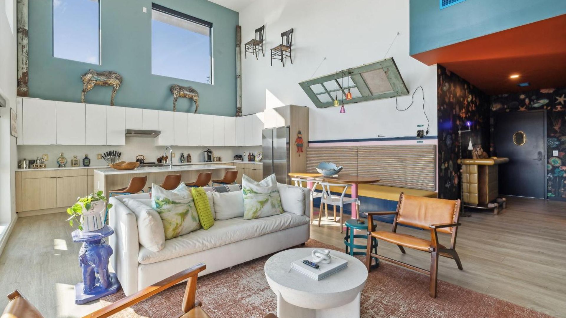 Holiday home Pie Town Emporium- Walk To Broadway, Enjoy Views, Pool, Gym *
