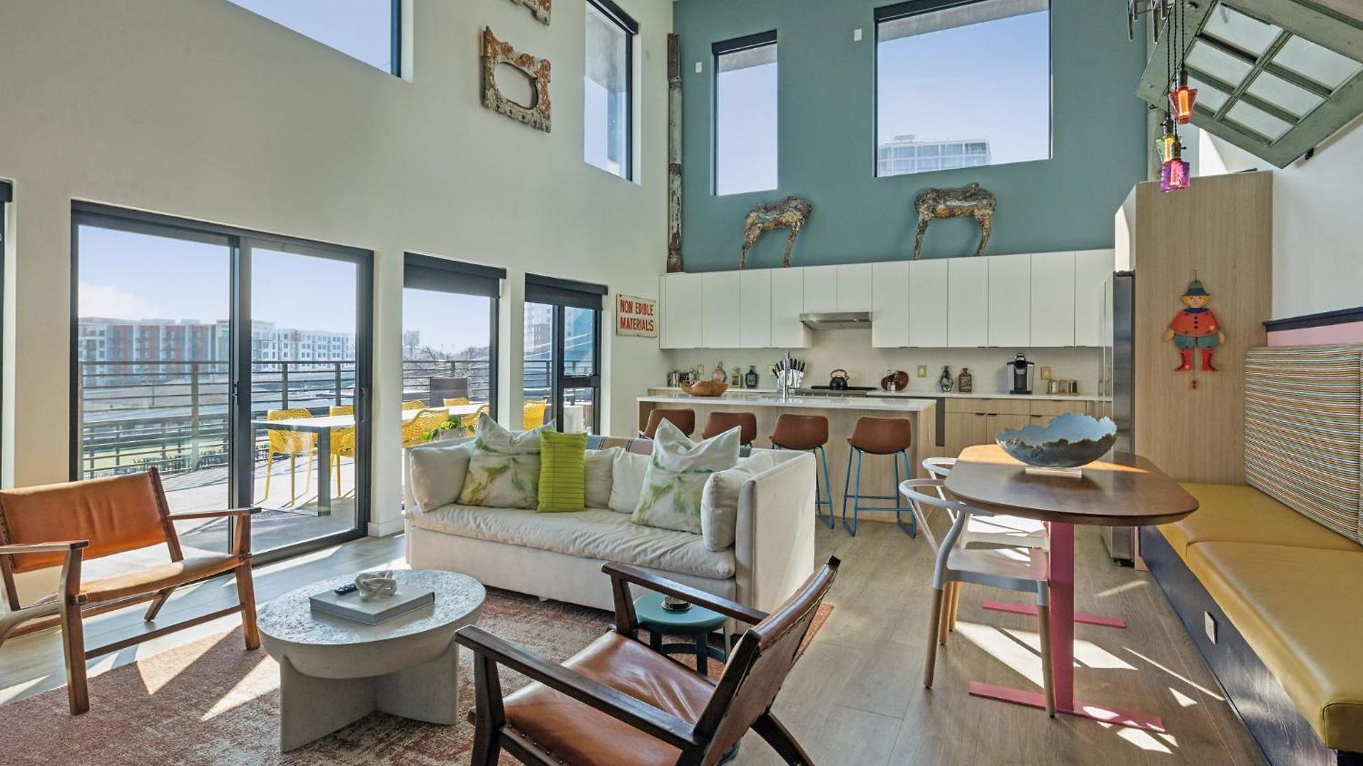 Pie Town Emporium- Walk To Broadway, Enjoy Views, Pool, Gym * Nashville