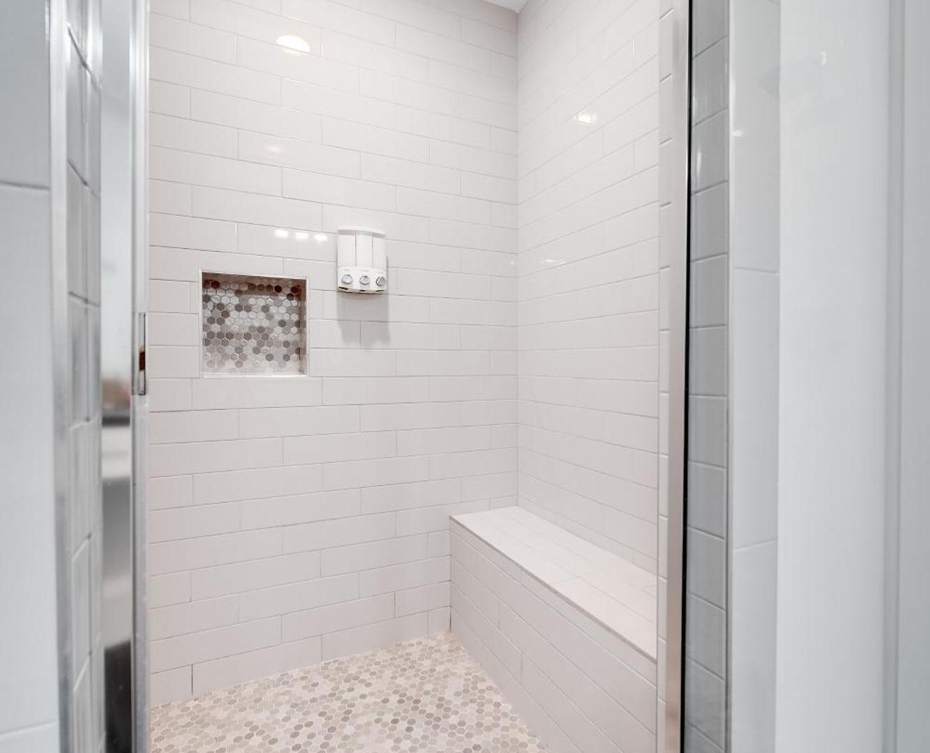 615 Vibe East Getaway 3 Miles To Downtown Holiday home