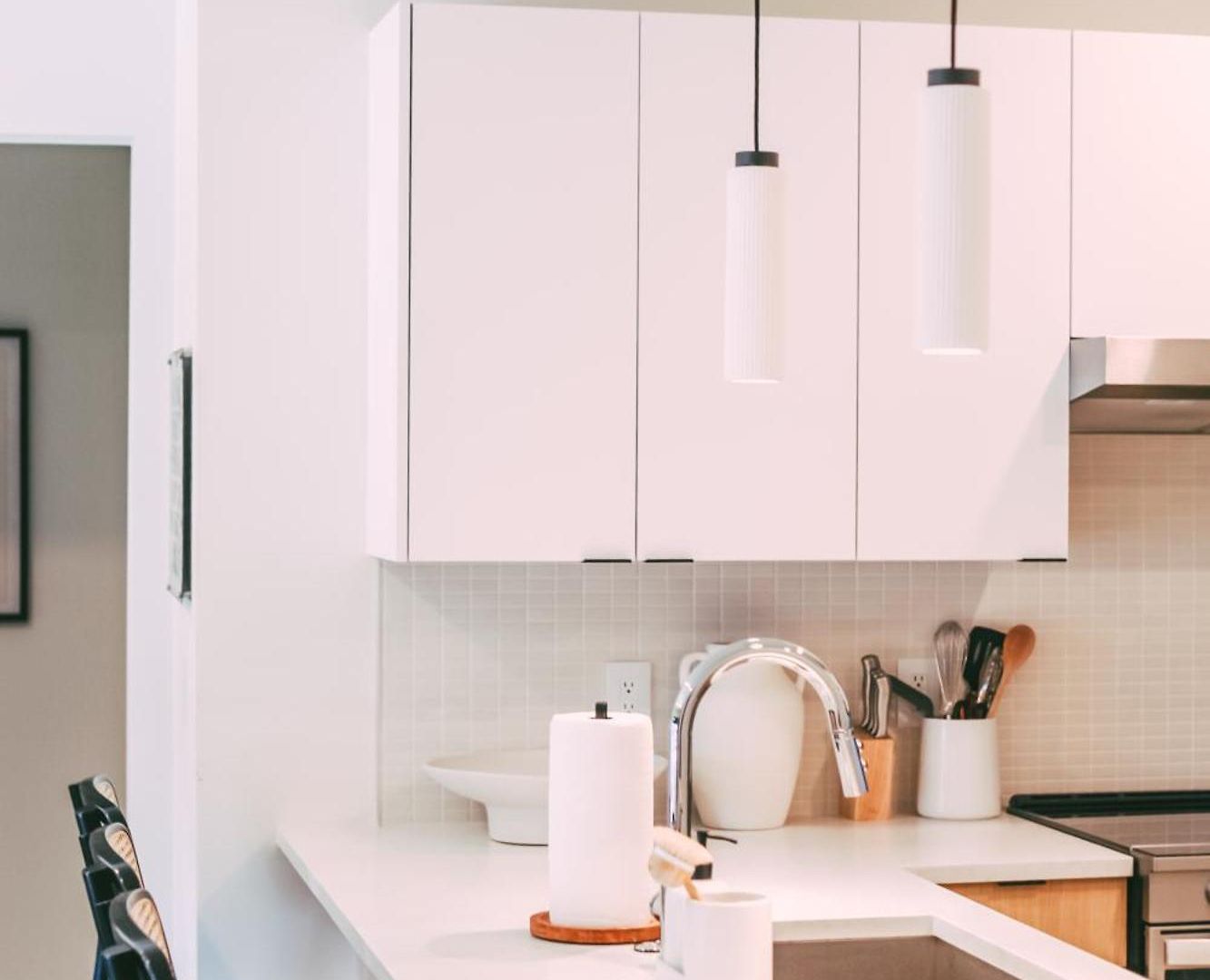 Layla's Downtown Nash Retreat | Walk To Broadway - Pool, Gym, Private Balcony, And More! Holiday home *