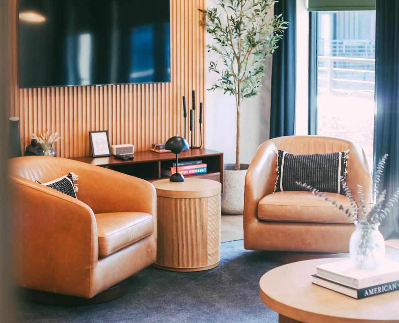 Holiday home Layla's Downtown Nash Retreat | Walk To Broadway - Pool, Gym, Private Balcony, And More!
