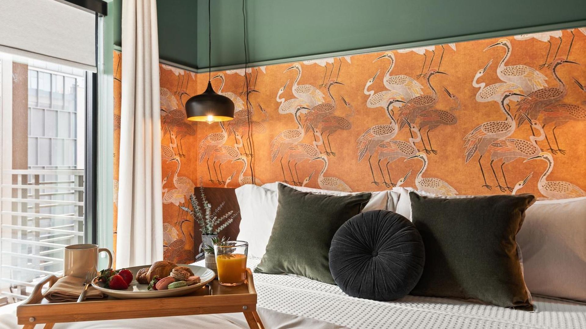Holiday home Layla's Downtown Nash Retreat | Walk To Broadway - Pool, Gym, Private Balcony, And More! *