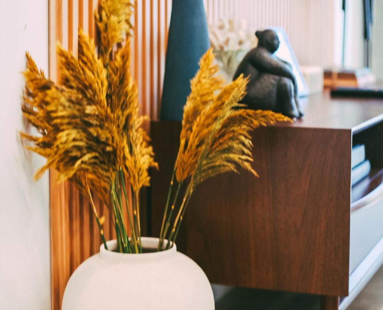 Layla's Downtown Nash Retreat | Walk To Broadway - Pool, Gym, Private Balcony, And More! Nashville