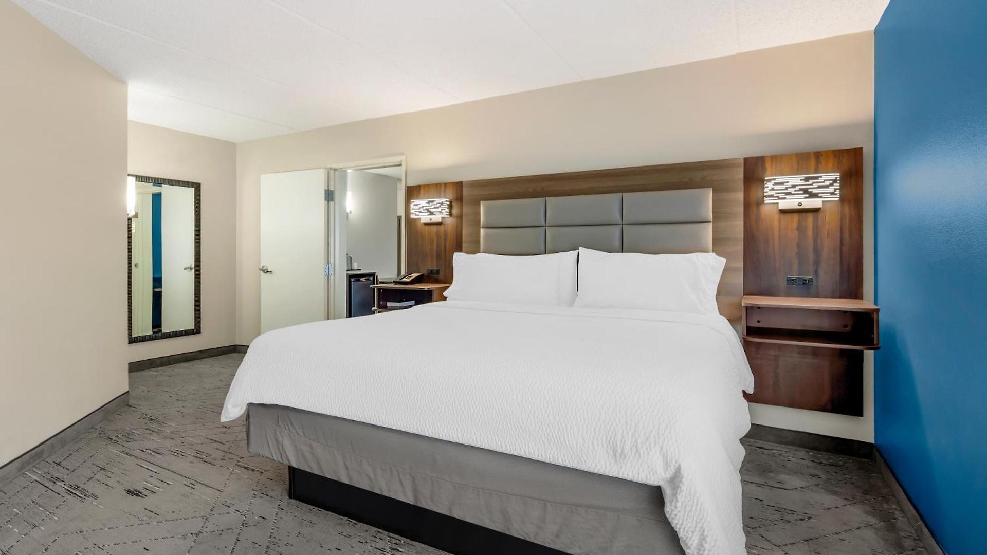 Express & Southeast - Antioch By Ihg 3*