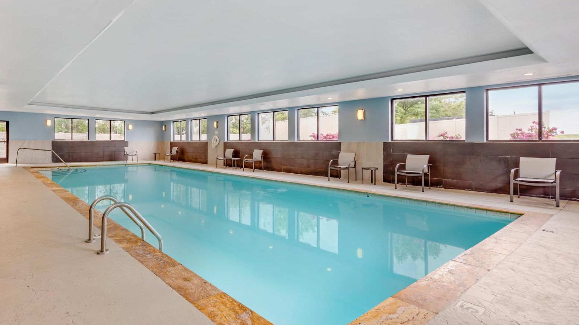Express & Southeast - Antioch By Ihg Hotel