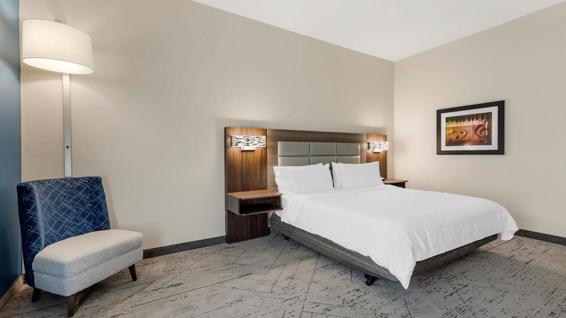 Express & Southeast - Antioch By Ihg Hotel