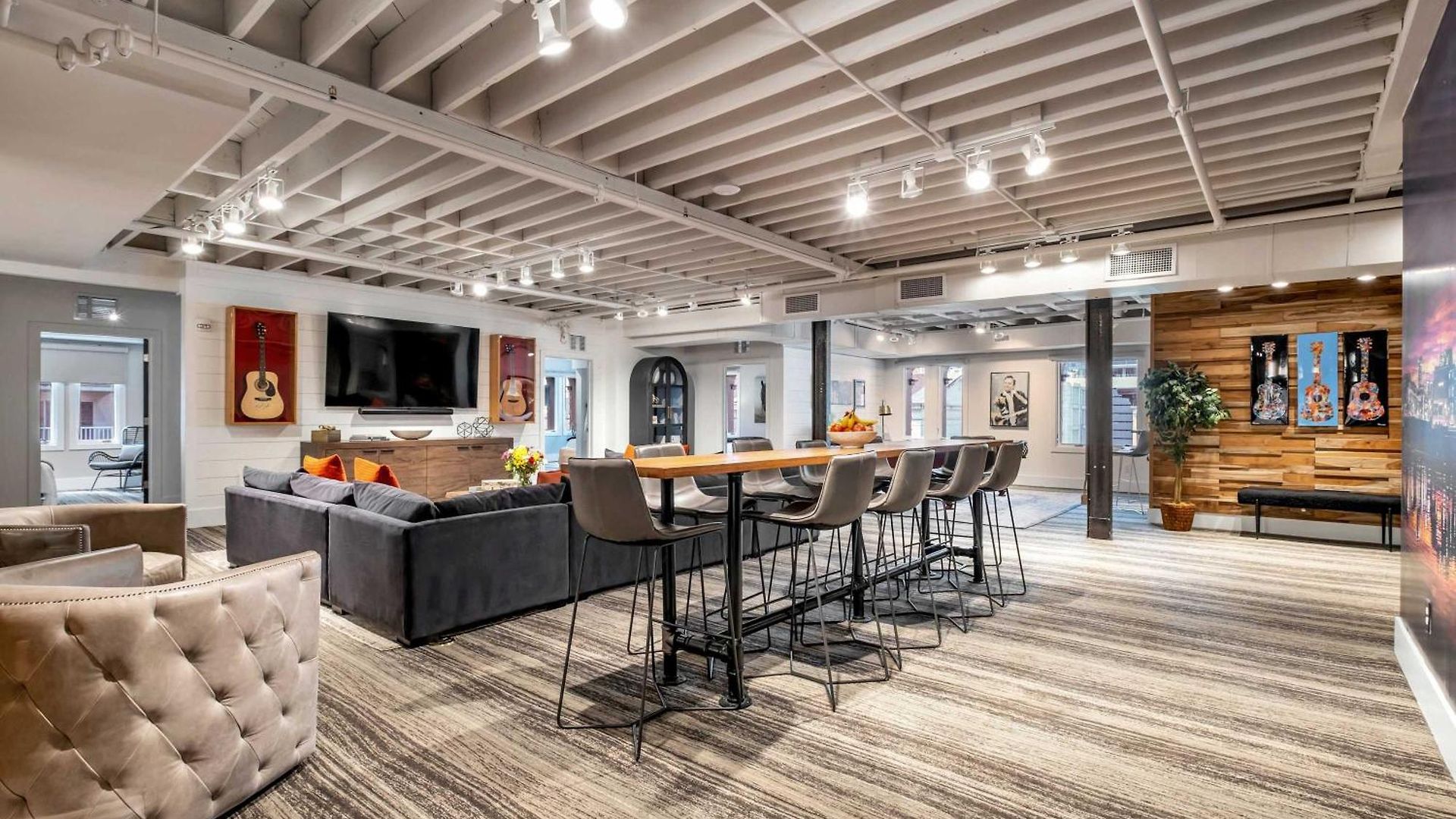 Skyline With Penthouse & Rooftop Deck 6br By Maddox *