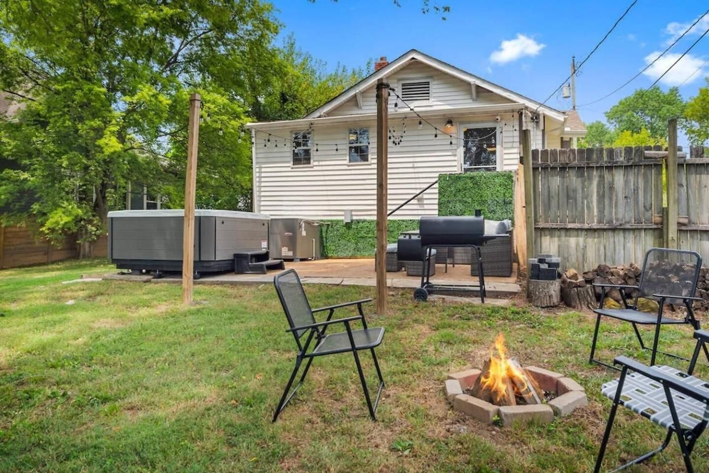 Holiday home Cozy Cottage W Hot Tub & Fire Pit 17Mi To Dt