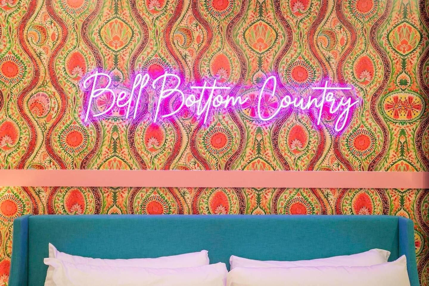 Holiday home Giddy Up Rooftop Hot Tub, 4 King Suites, Near Dt *