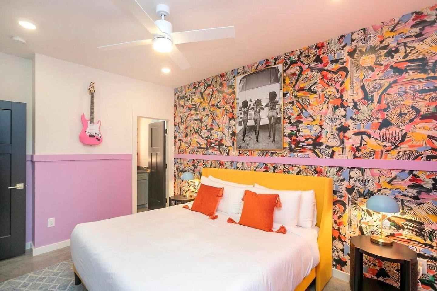 Holiday home Giddy Up Rooftop Hot Tub, 4 King Suites, Near Dt