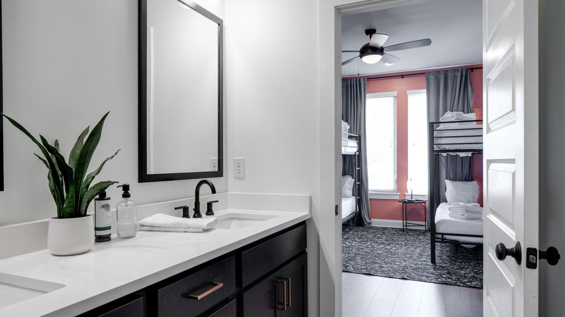 Live Your Dream 10 Min To Broadway Holiday home *