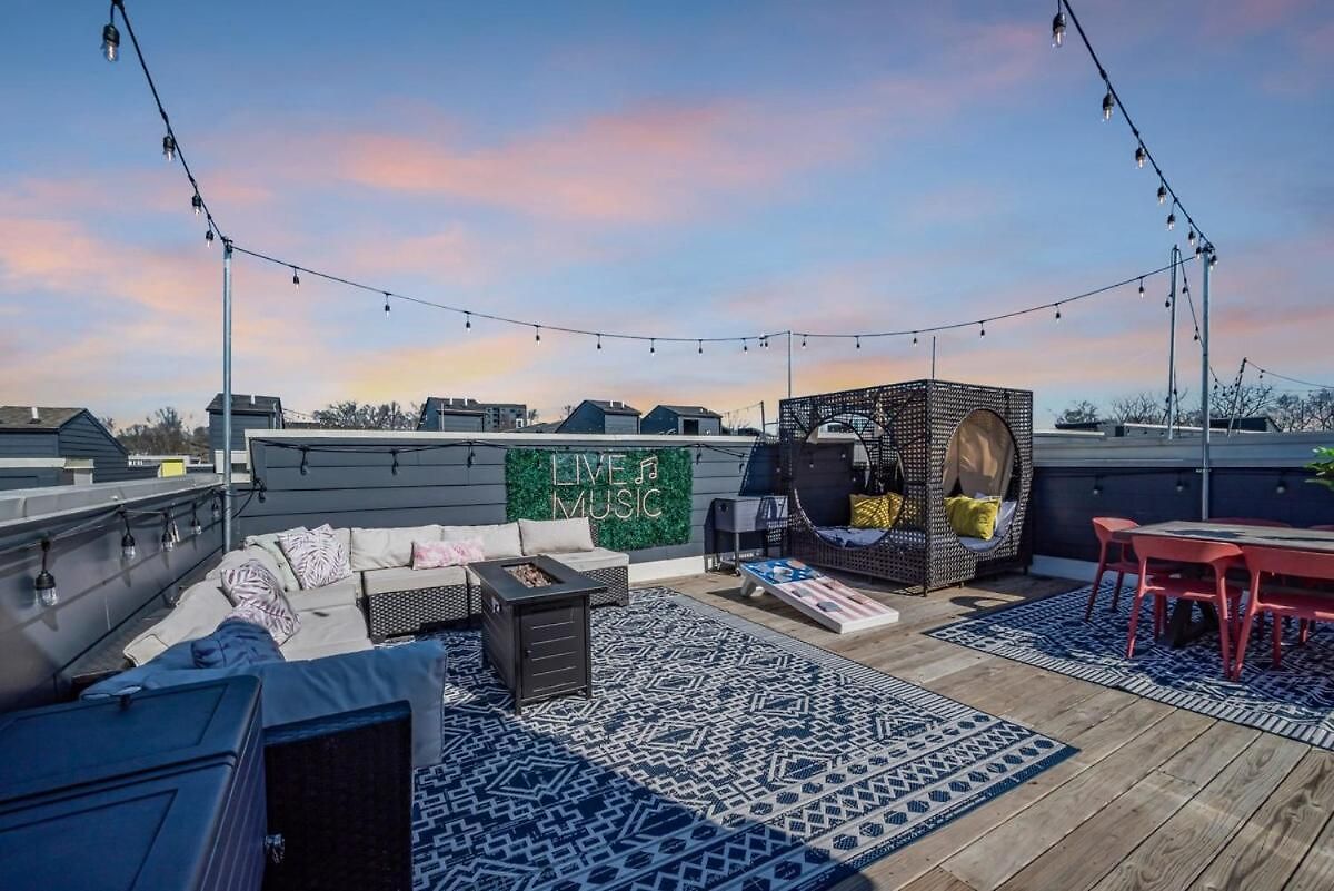 Holiday home Huge Roof Deck With Games 10 Mins To Broadway