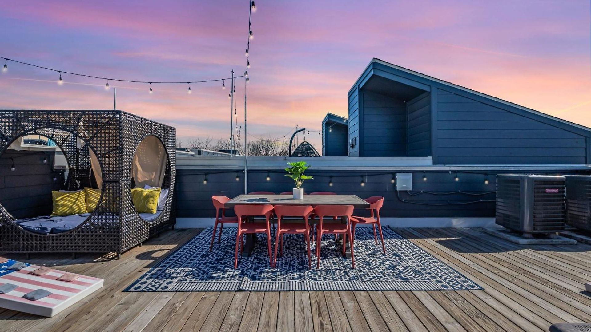 Huge Roof Deck With Games 10 Mins To Broadway Holiday home Nashville