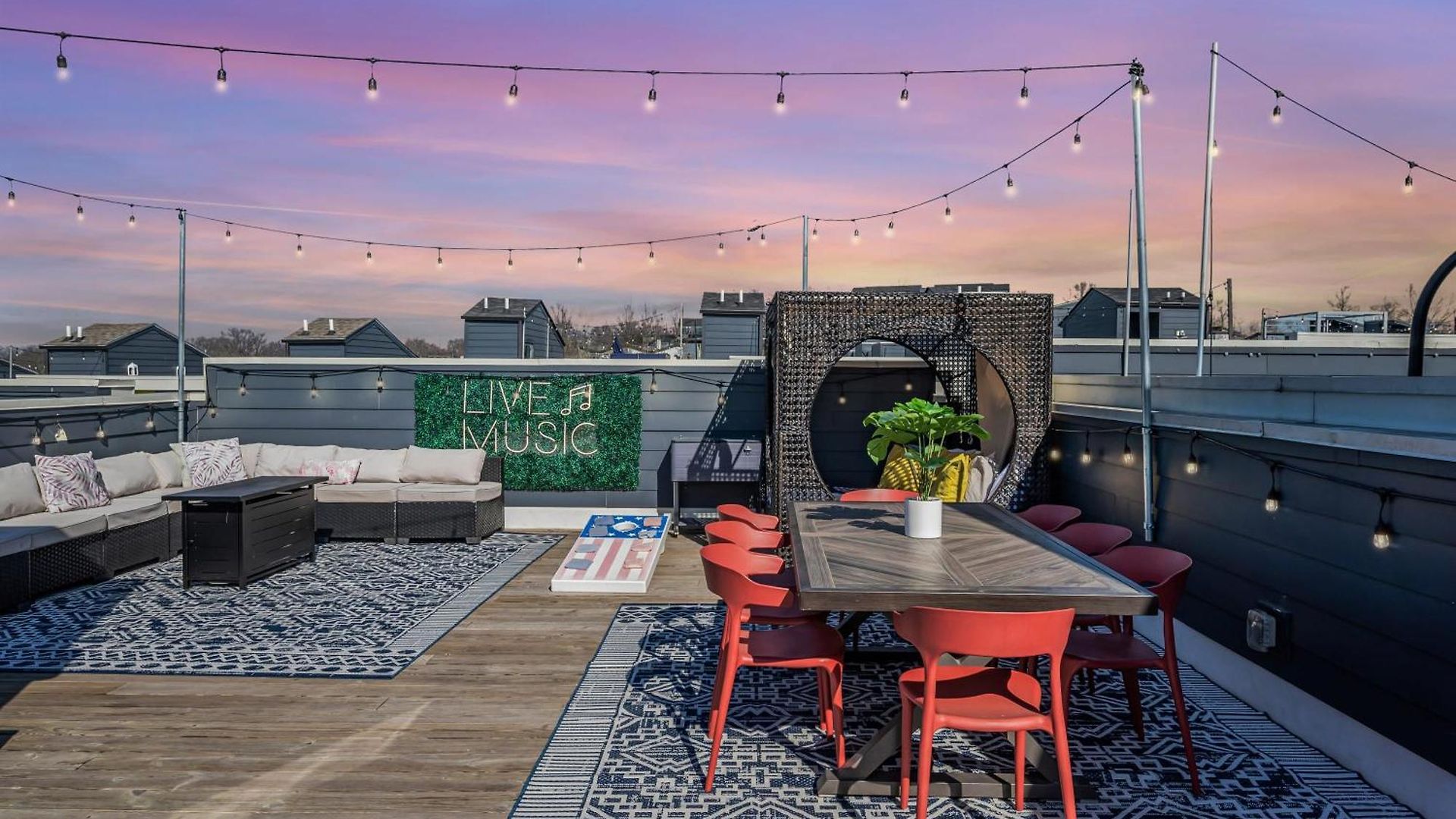 Huge Roof Deck With Games 10 Mins To Broadway Holiday home *