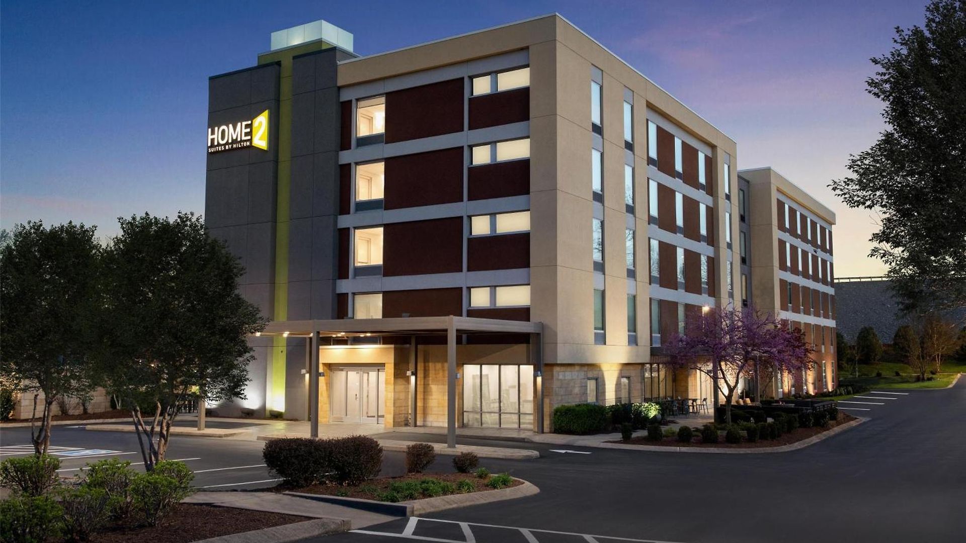 Home2 Airport Hotel 3*