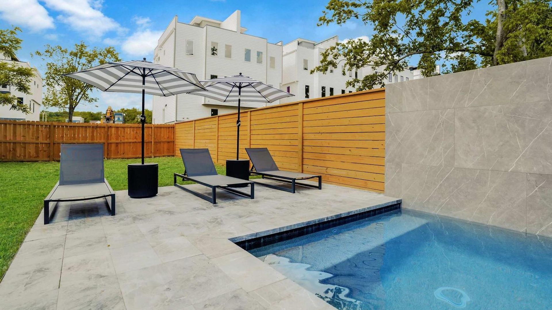 1st Flr Retreat Downtown & Spots Holiday home *