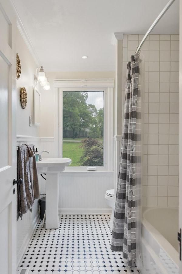Modern Music Oasis Sauna & Spacious Yard Nashville