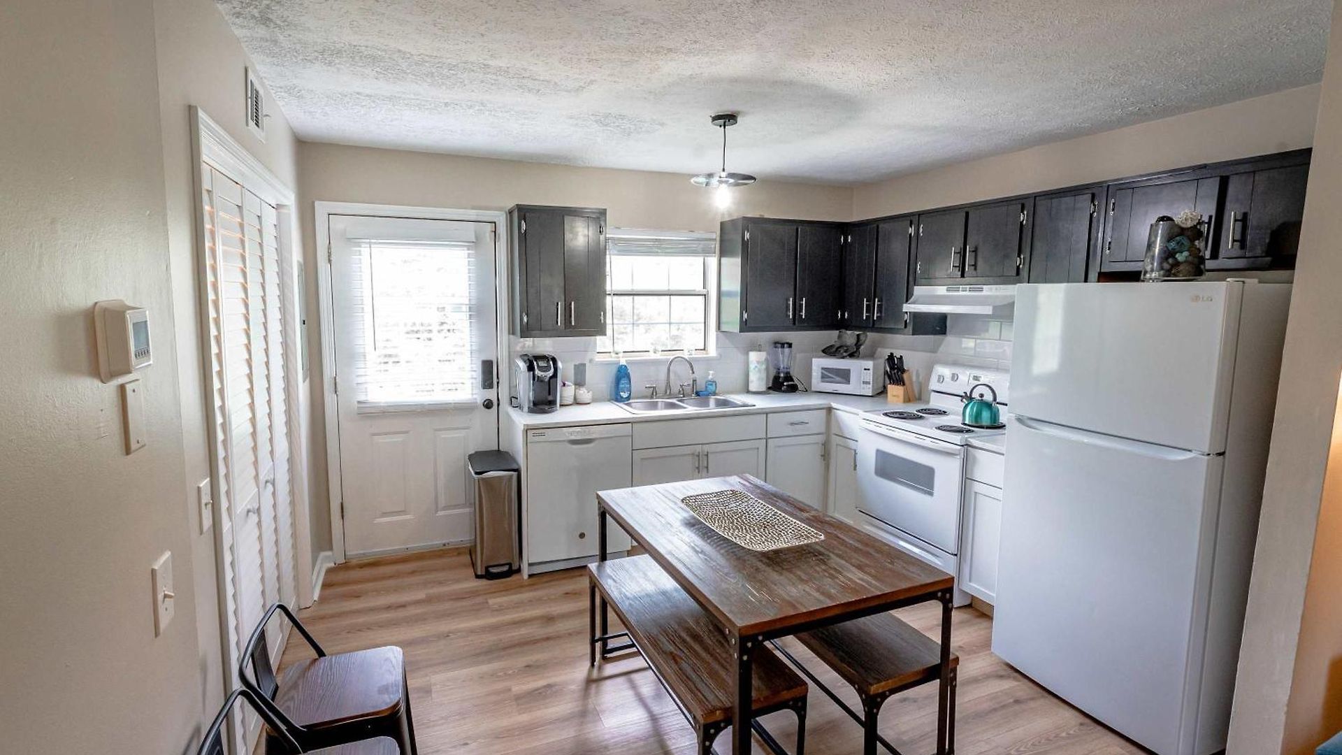 East Getaway - Walk To Parks Golf & Music Spots Holiday home *