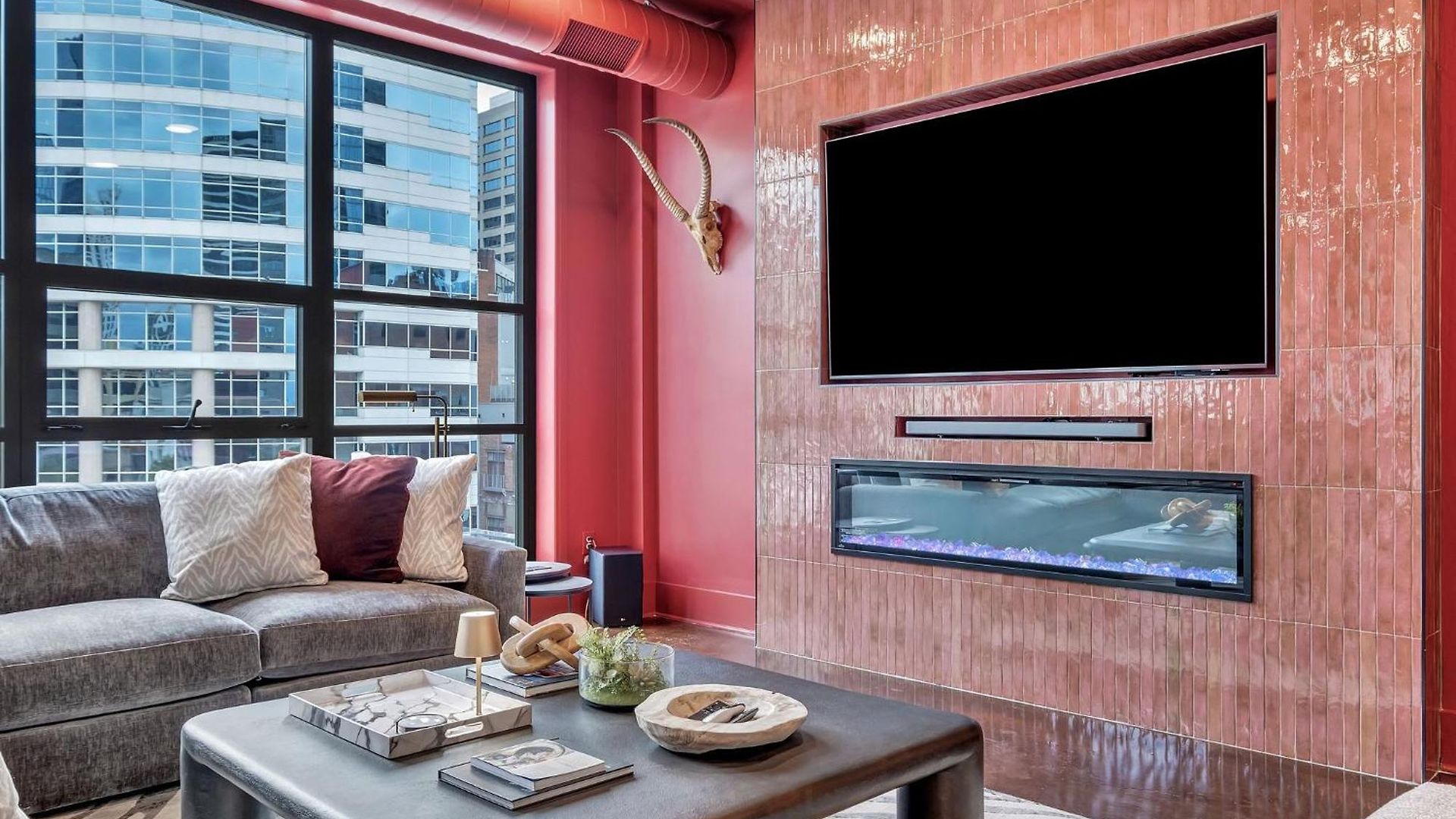 Elvis 4br By Maddox Apartment