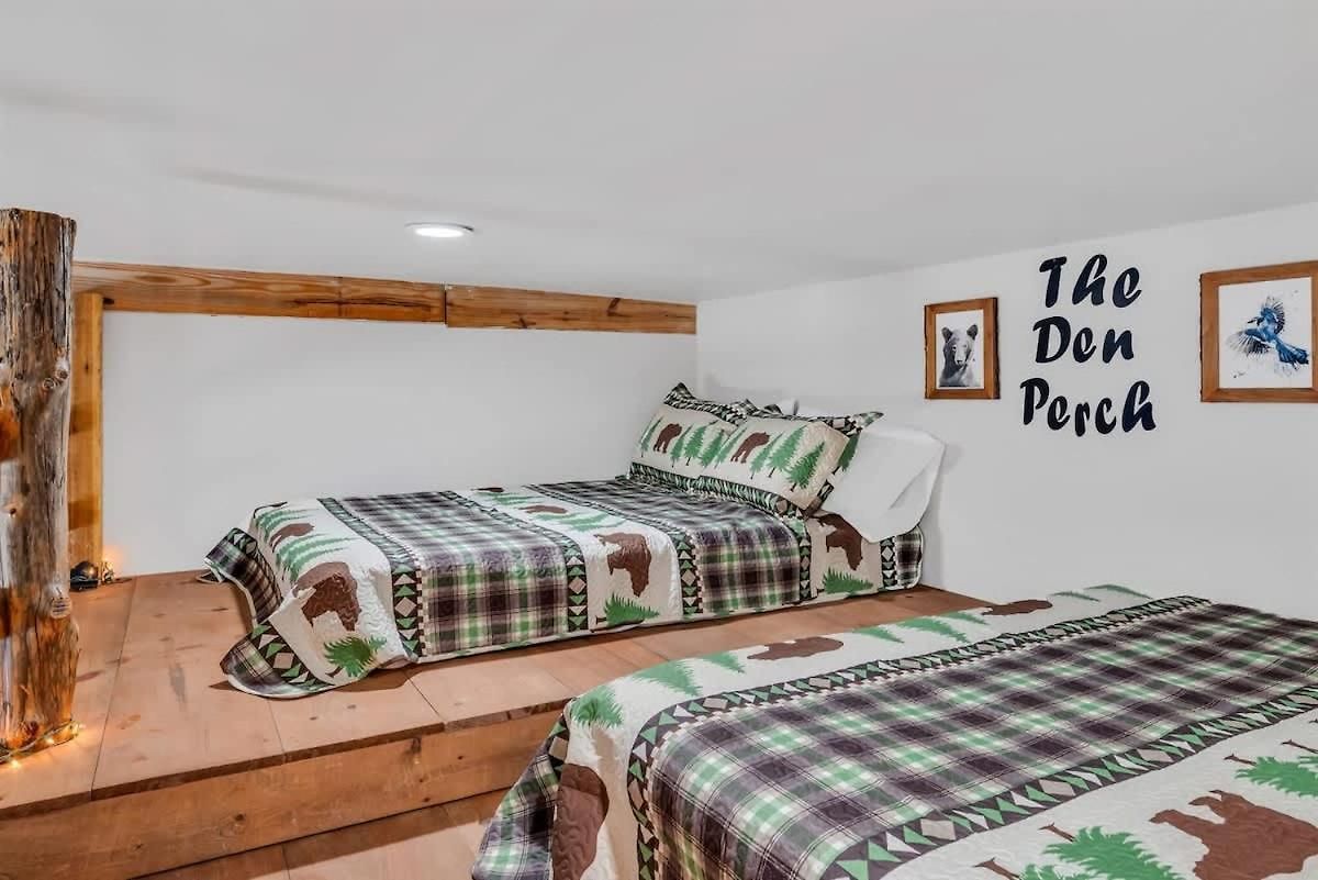 The Den At J-barn - Secluded Retreat Nashville