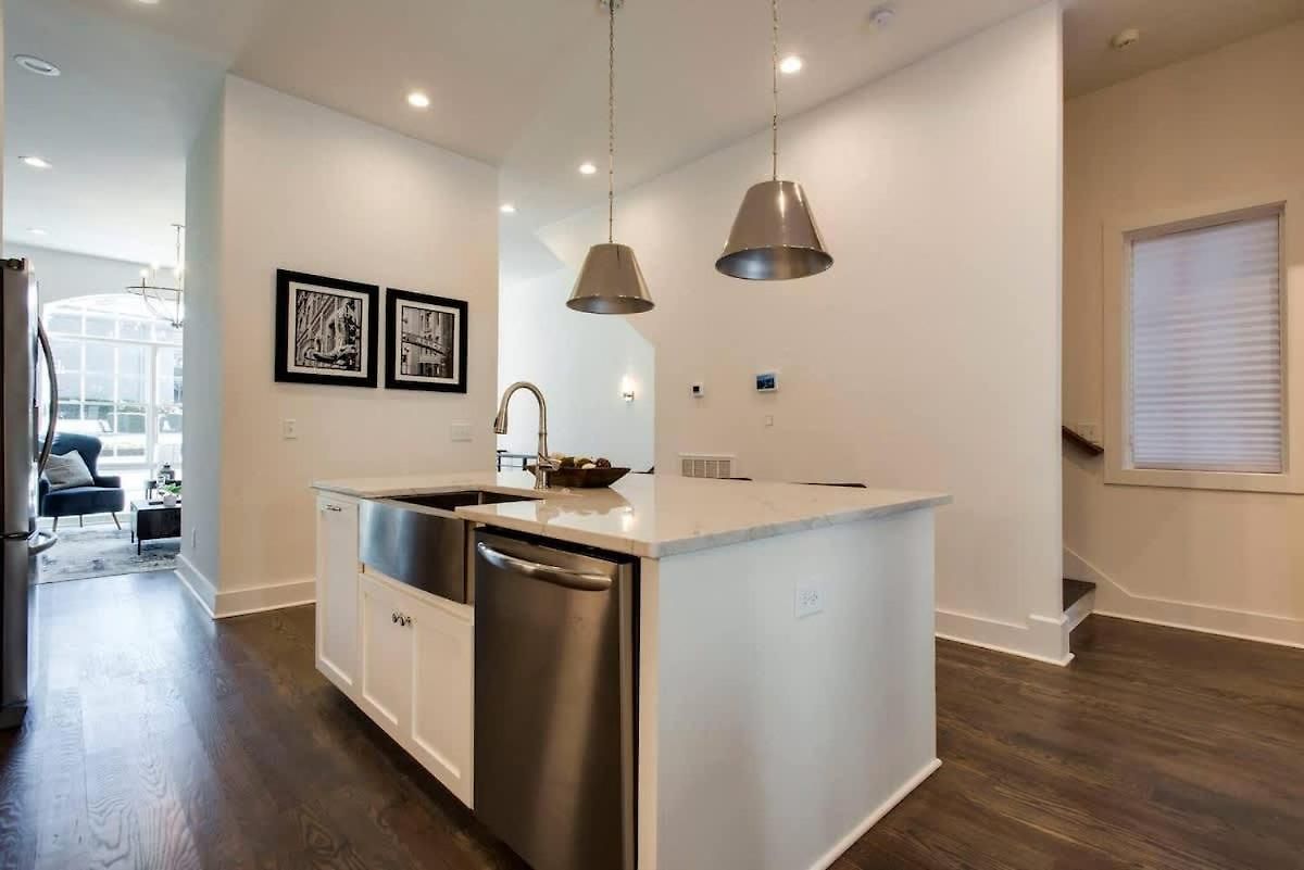 West End Dreams-2 Homes-6 Mins To Broadway Holiday home Nashville