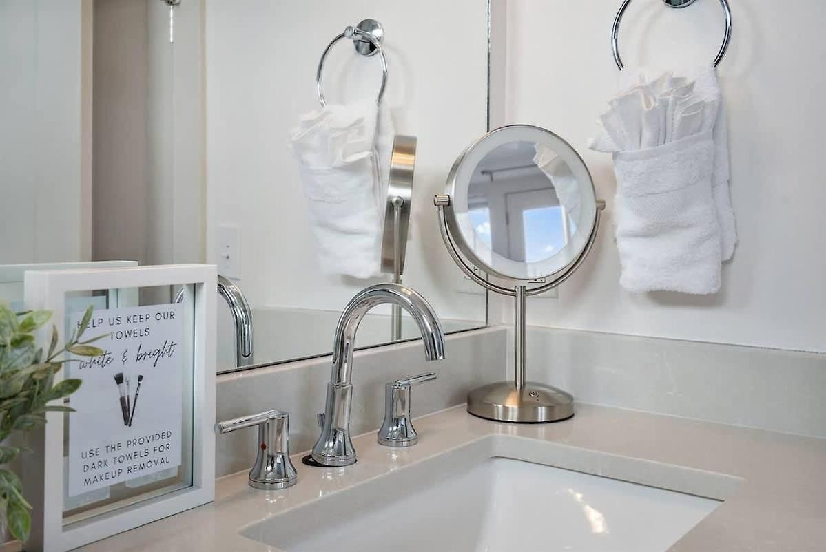 The Southern Lady & Gentleman - Rooftop Patios Holiday home