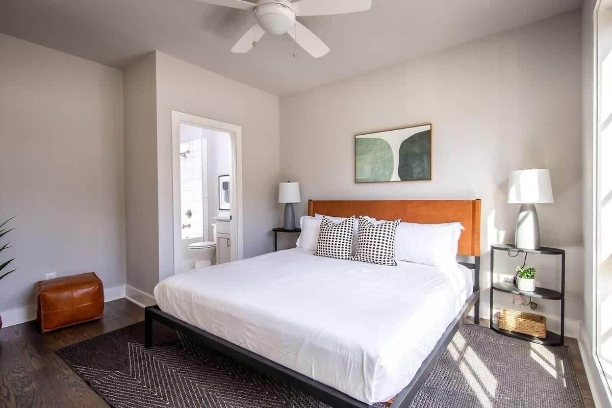 West End Oasis'- 2 Side By Side Homes - Patios Holiday home Nashville