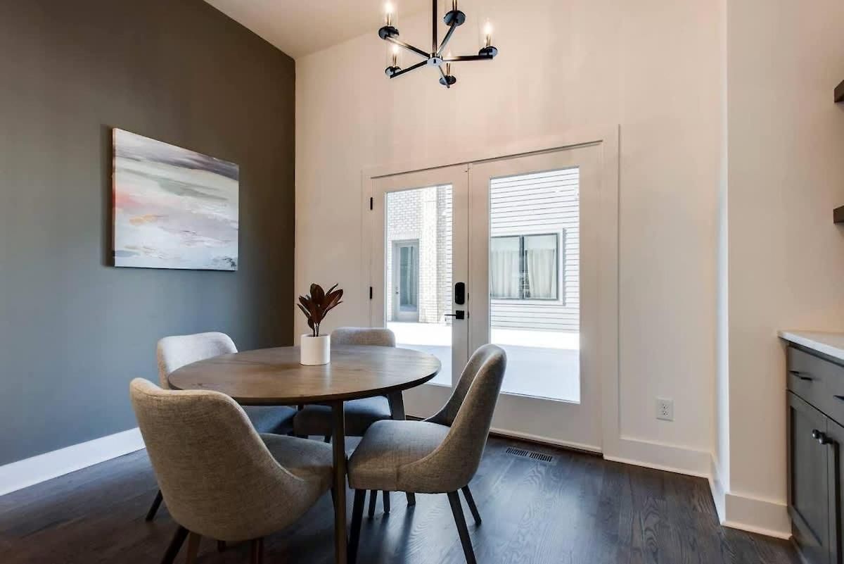 West End Escape - New Build With Rooftop Views Holiday home